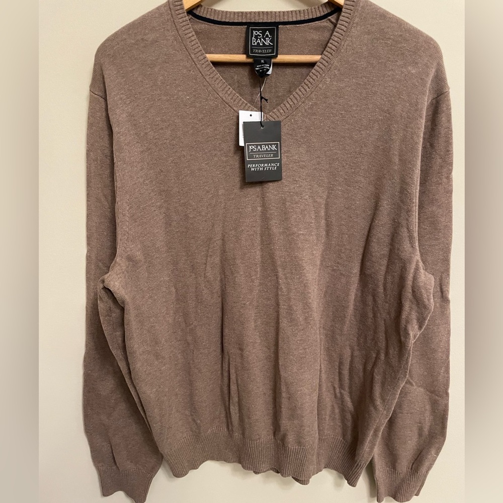 Men’s 100% Pima cotton v-neck sweater